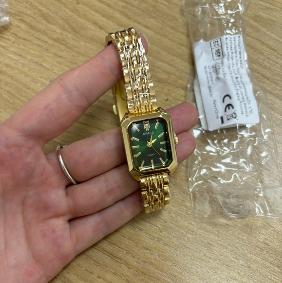 Women's Stainless Steel Square Quartz Watch - Picture 3 of 4